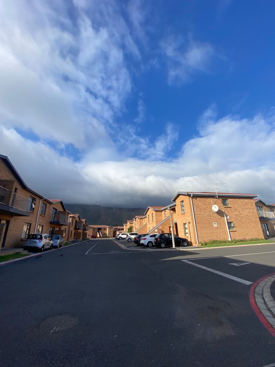 2 Bedroom Property for Sale in Sea Breeze Western Cape